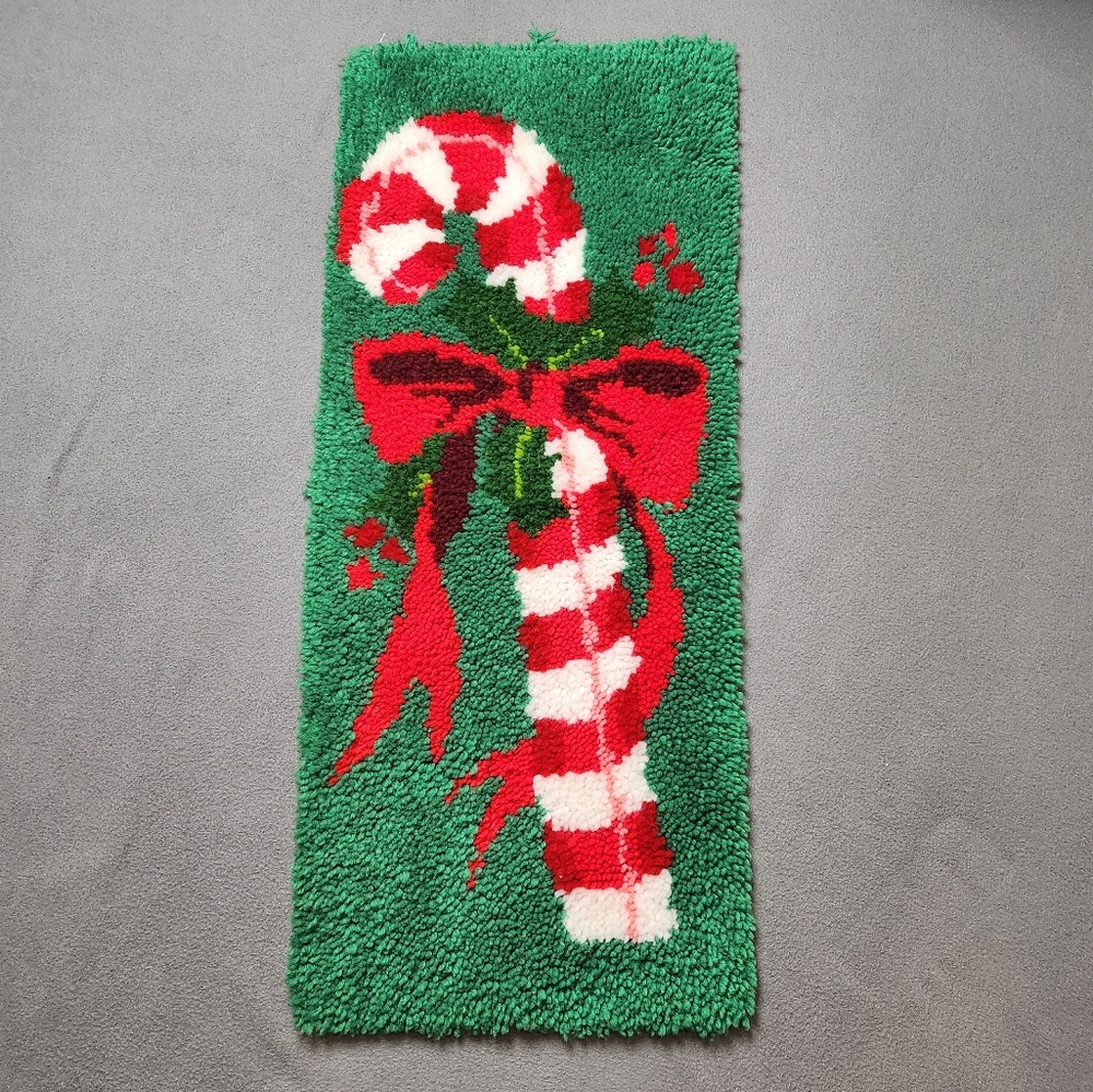 Vintage Latch Hook Rug Christmas - Christmas Decorations